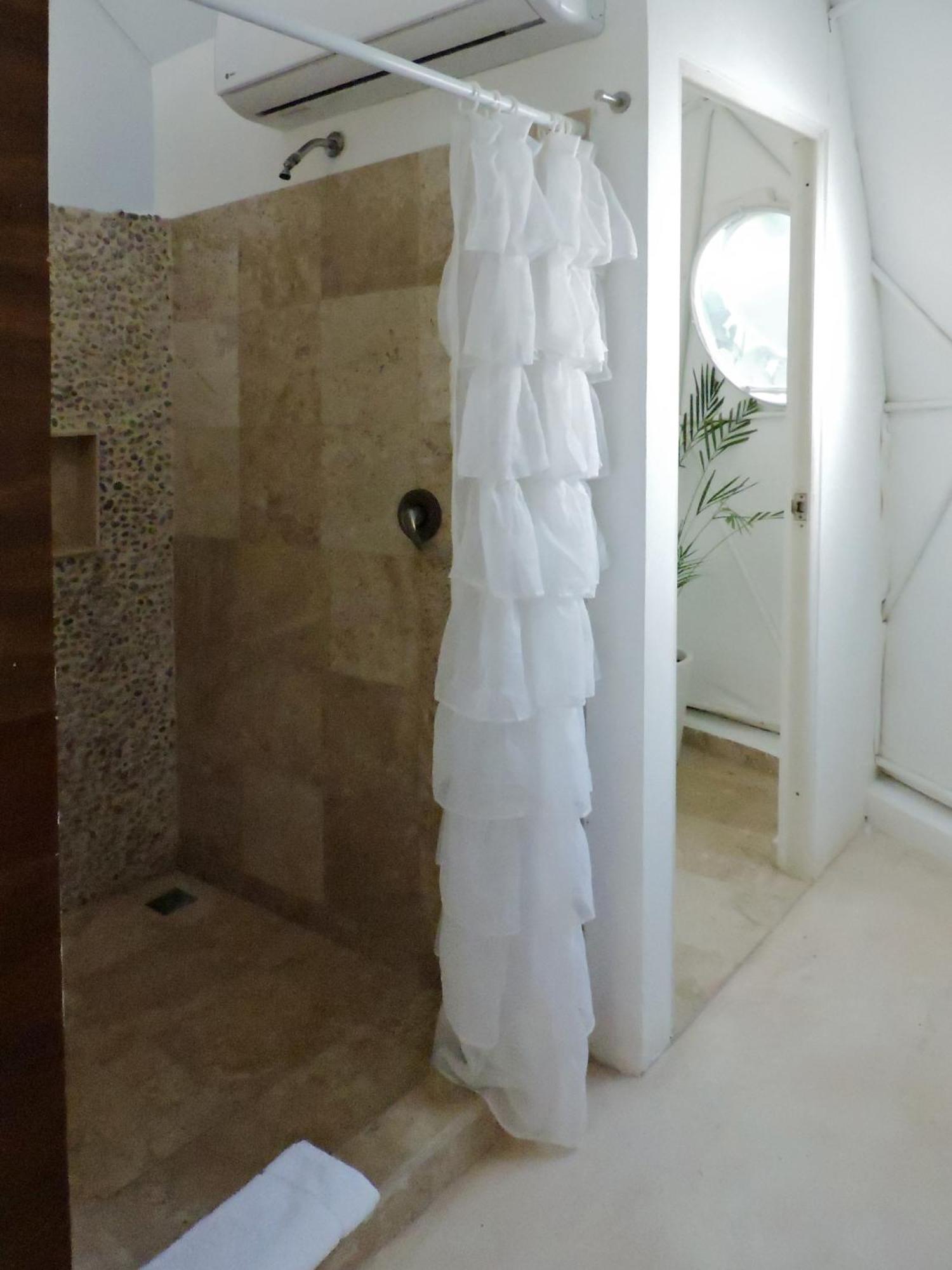 Cozy Room Near The Beach, Party Zone Tulum Bagian luar foto